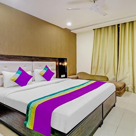 โฮเต็ล ไลต์เฮาส์ Hotel อัครา ภายนอก รูปภาพ