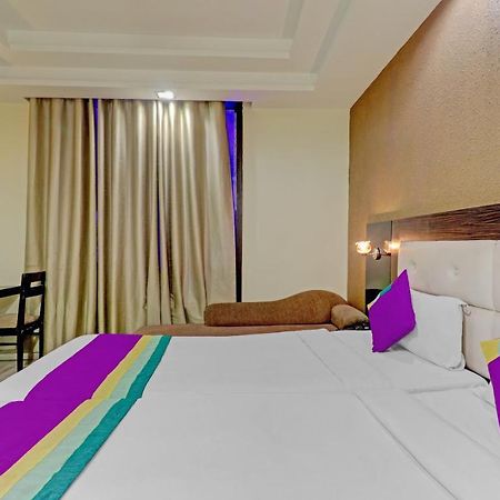 โฮเต็ล ไลต์เฮาส์ Hotel อัครา ภายนอก รูปภาพ