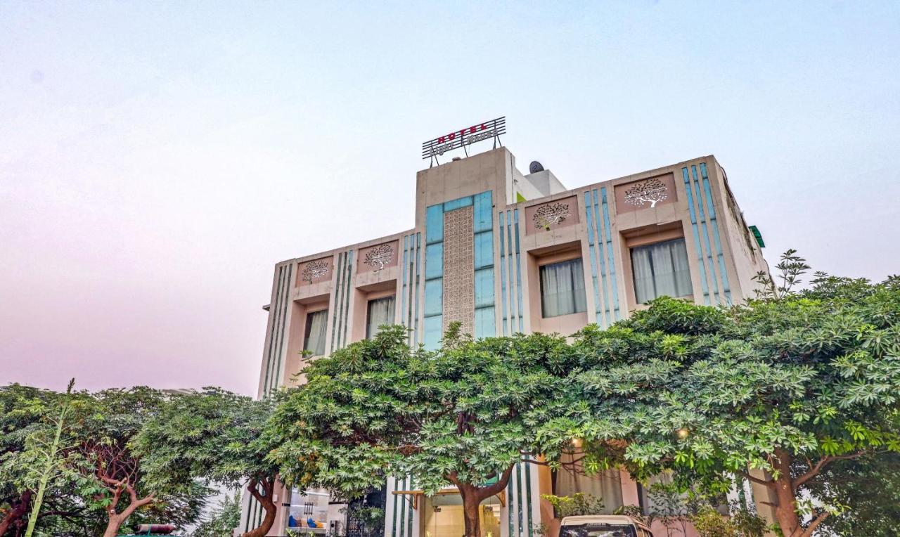 โฮเต็ล ไลต์เฮาส์ Hotel อัครา ภายนอก รูปภาพ