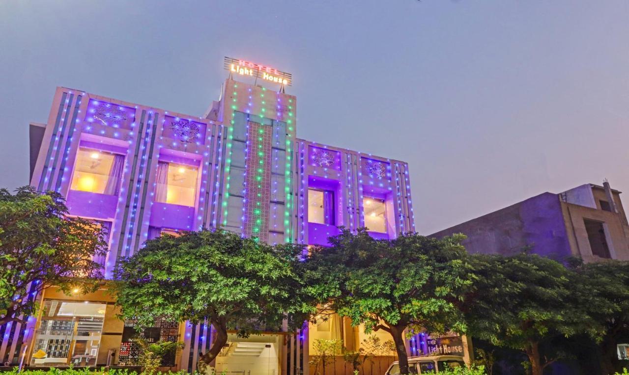 โฮเต็ล ไลต์เฮาส์ Hotel อัครา ภายนอก รูปภาพ