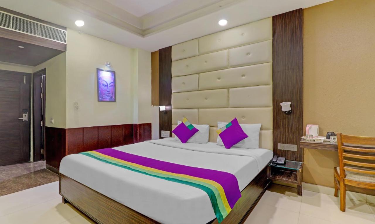 โฮเต็ล ไลต์เฮาส์ Hotel อัครา ภายนอก รูปภาพ