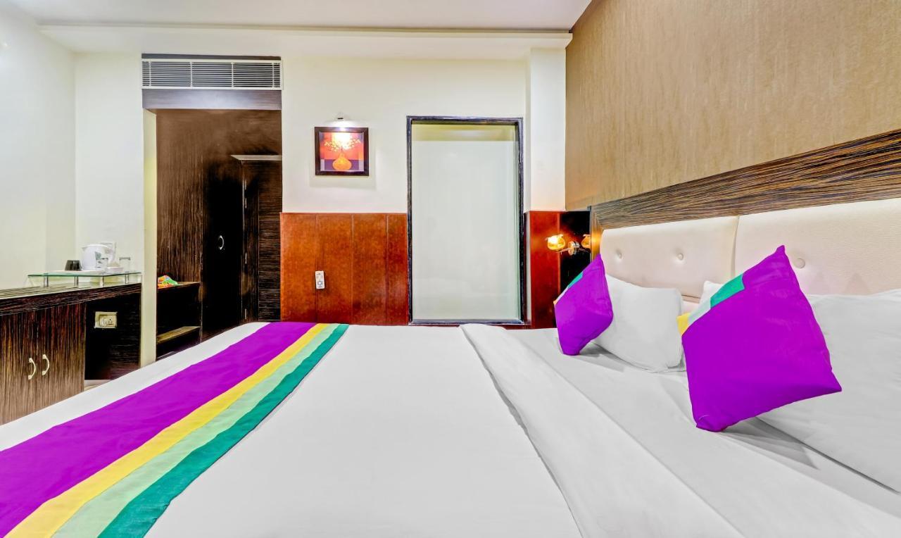 โฮเต็ล ไลต์เฮาส์ Hotel อัครา ภายนอก รูปภาพ