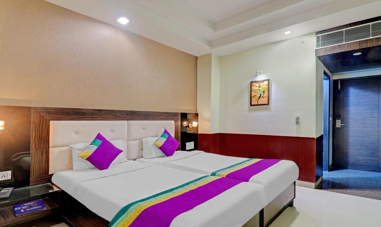 โฮเต็ล ไลต์เฮาส์ Hotel อัครา ภายนอก รูปภาพ